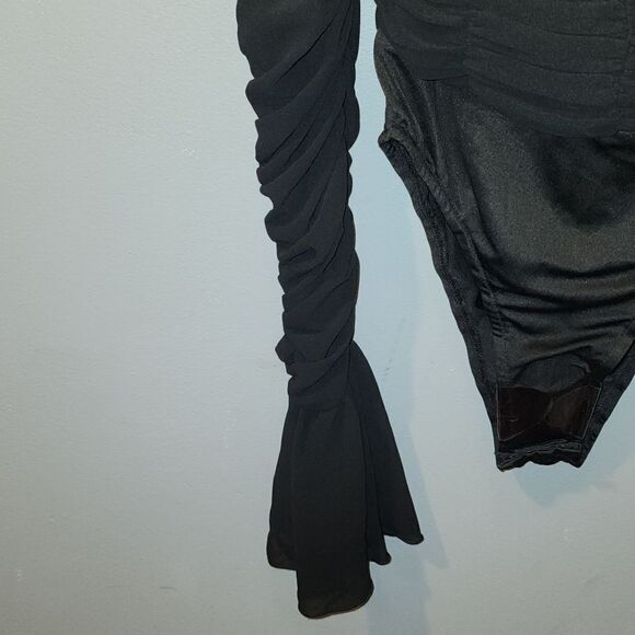 Pretty Little Thing Bodysuit NWOT - Picture 3 of 8